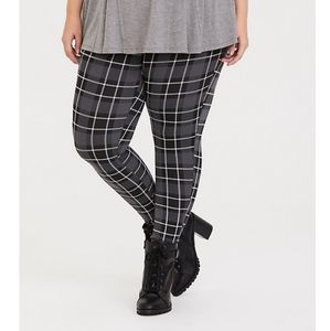 🚫SOLD🚫 Torrid - Gray & Black Plaid Leggings Sz 2